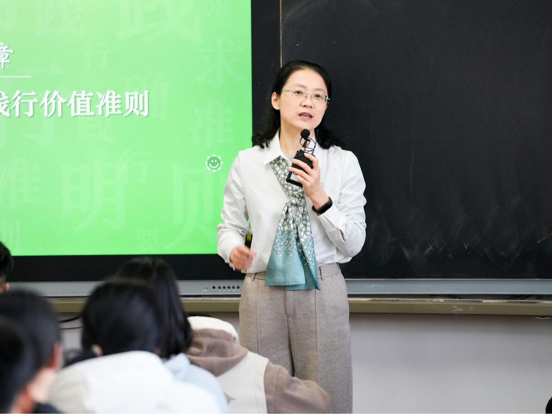 深化“对口帮扶”，助力BEAT365英国官网思政课“精彩课堂”