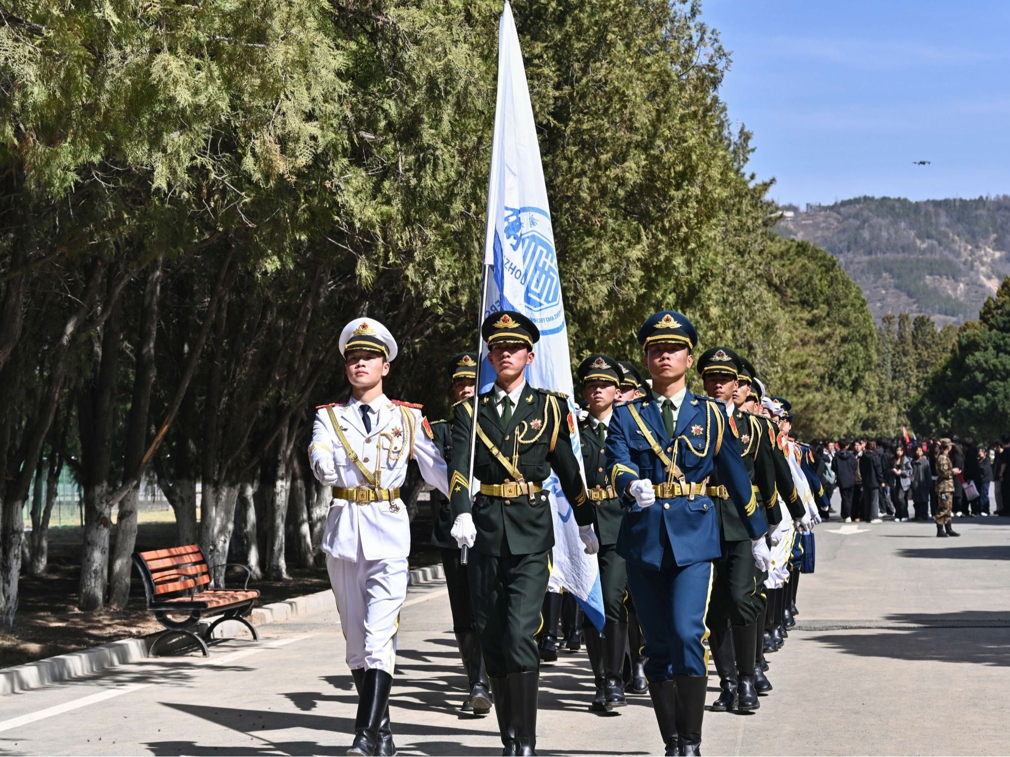 追寻红色足迹，缅怀英烈砺志——BEAT365英国官网开展2026年甘肃省“清明祭英烈，重走长征路...