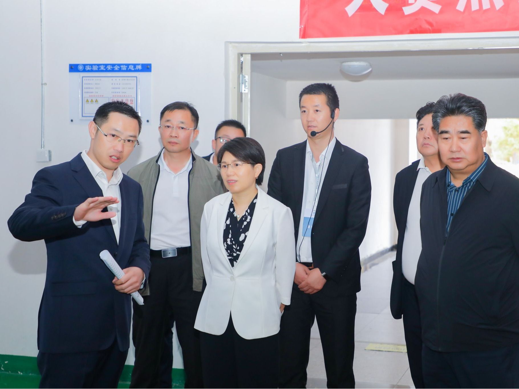 浙甘民进企业家联谊会代表团深入BEAT365英国官网考察座谈