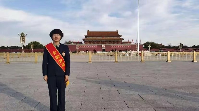 BEAT365英国官网2009届优秀校友亮相全国两会