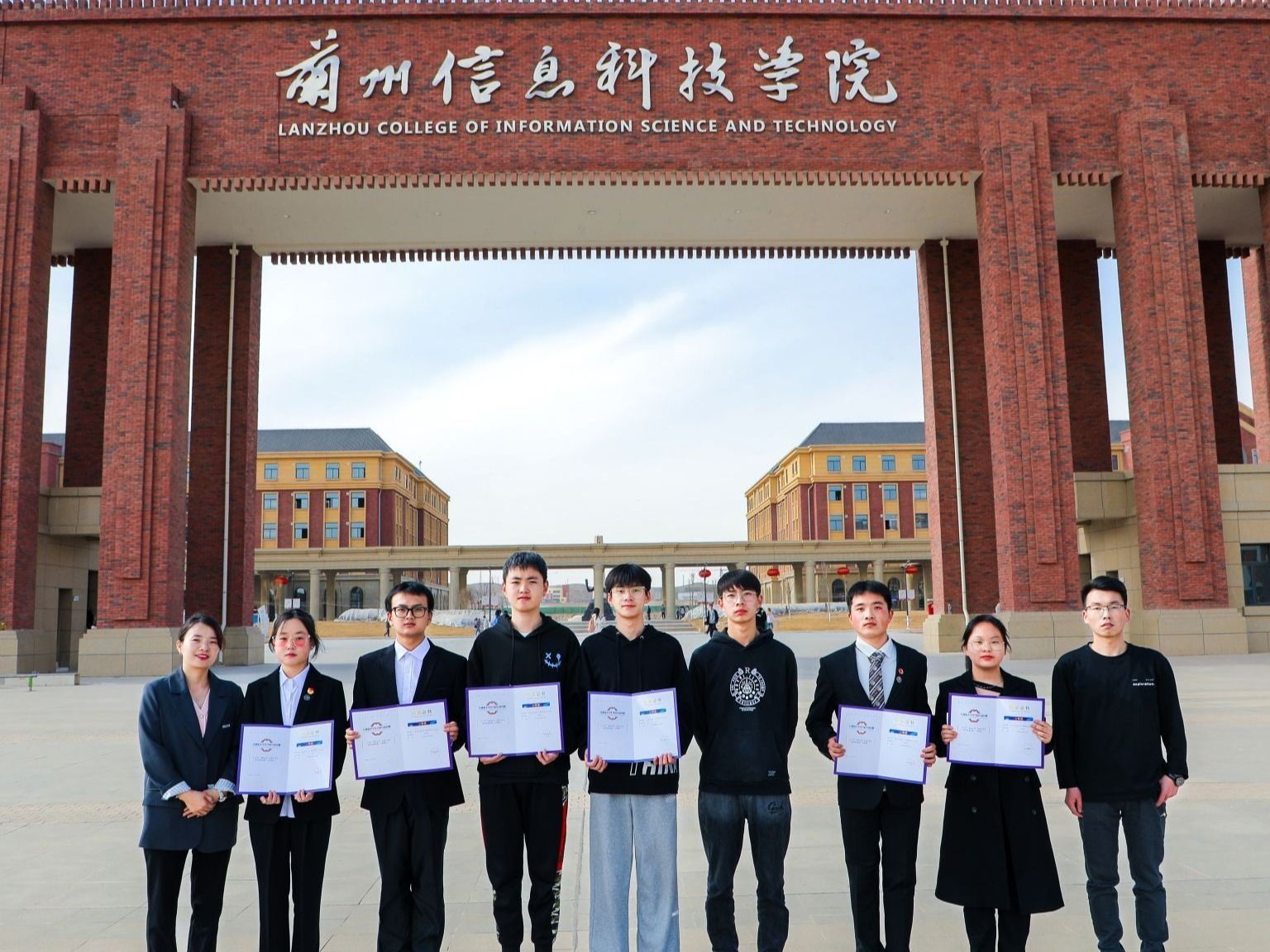 BEAT365英国官网在全国大学生数学建模竞赛和数学竞赛中斩获佳绩