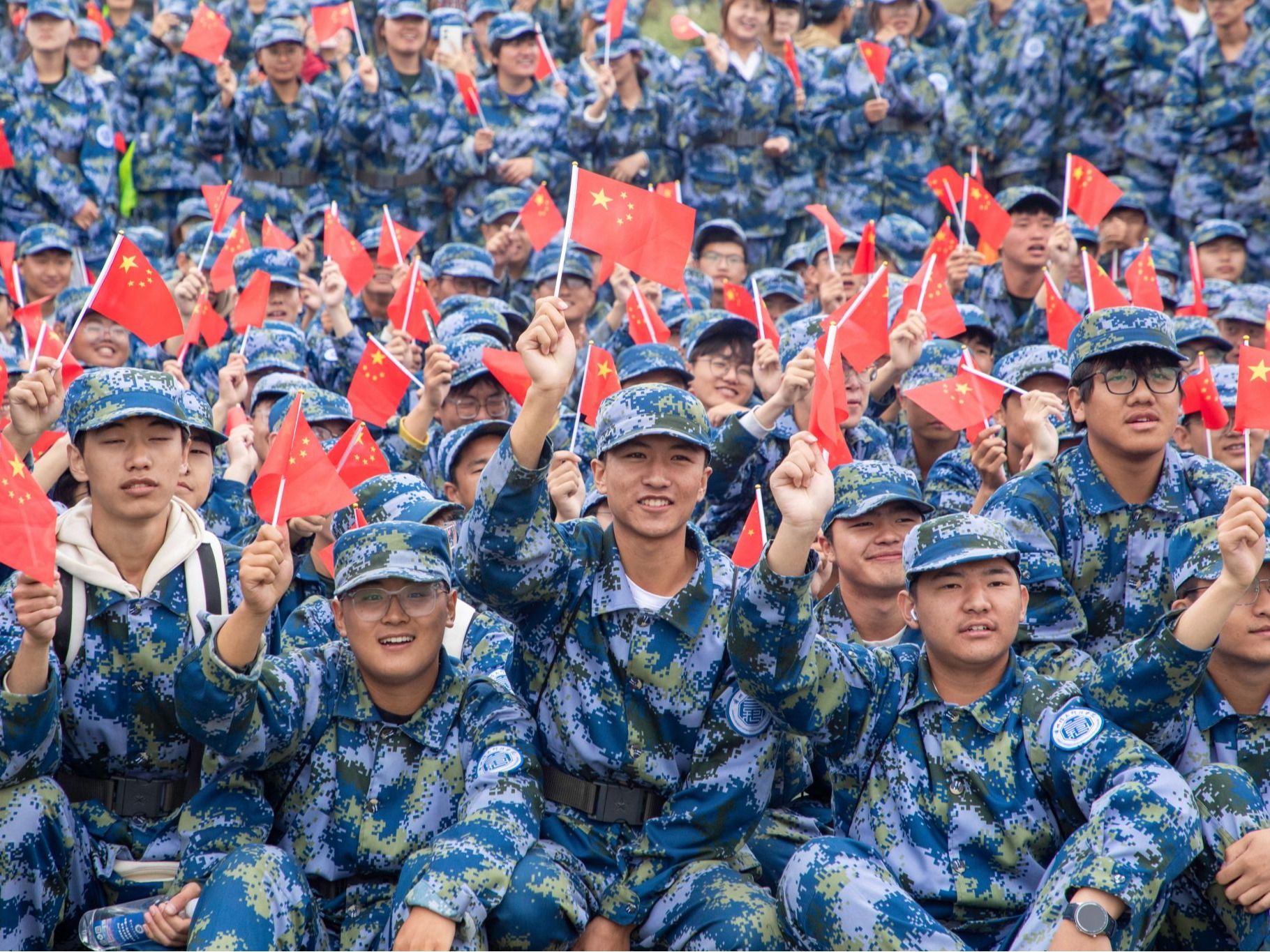 “全体都有，出发！”