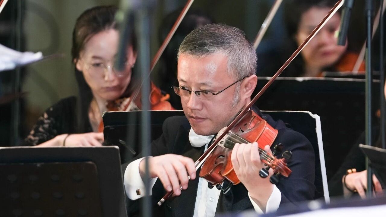 【高雅艺术进校园】让交响叩响心扉